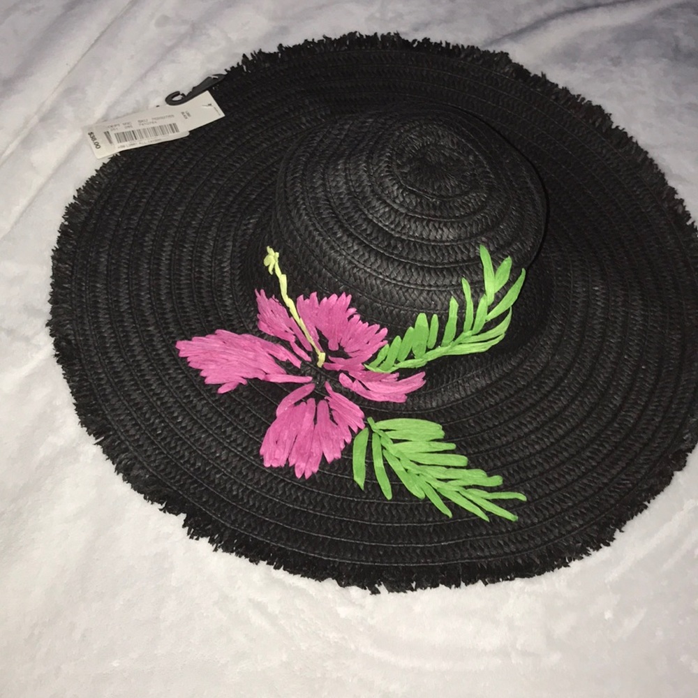 Super cute beach hat